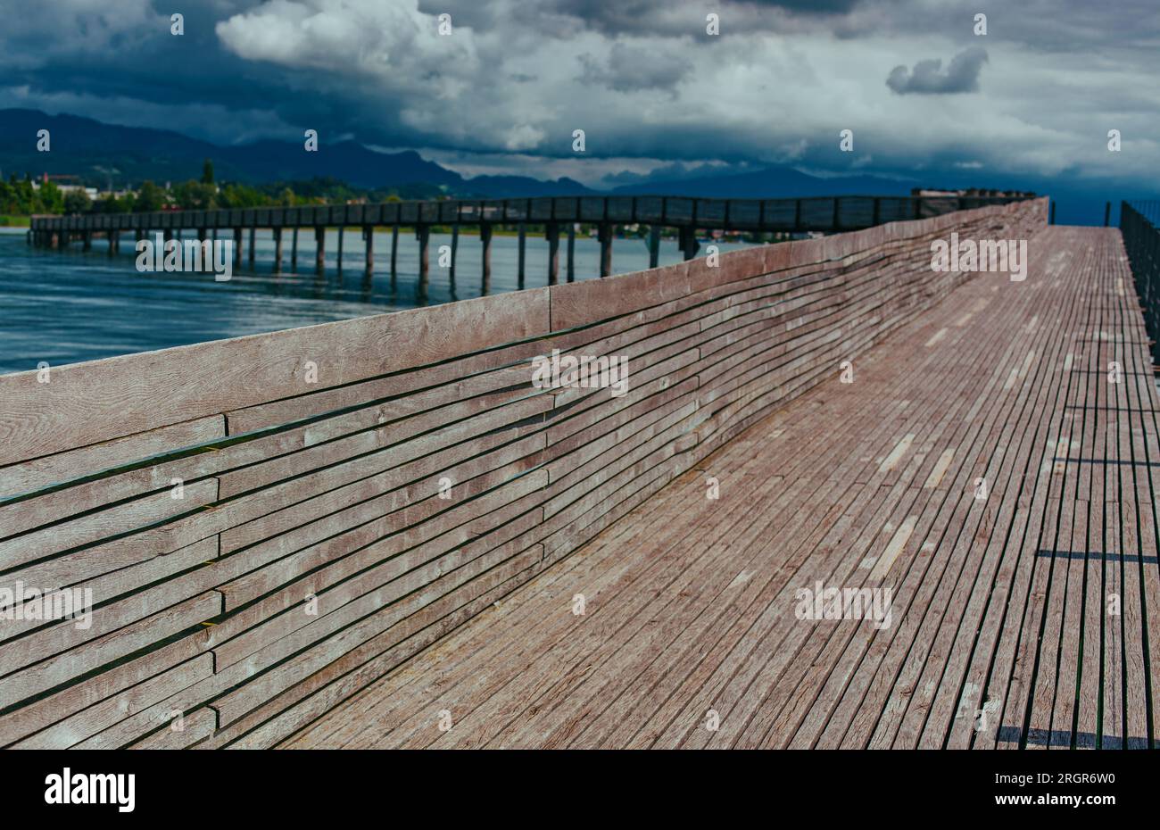 Holzbrücke Stephanie Kroos, St. James Way, Züricher Seen, Schweiz Stockfoto