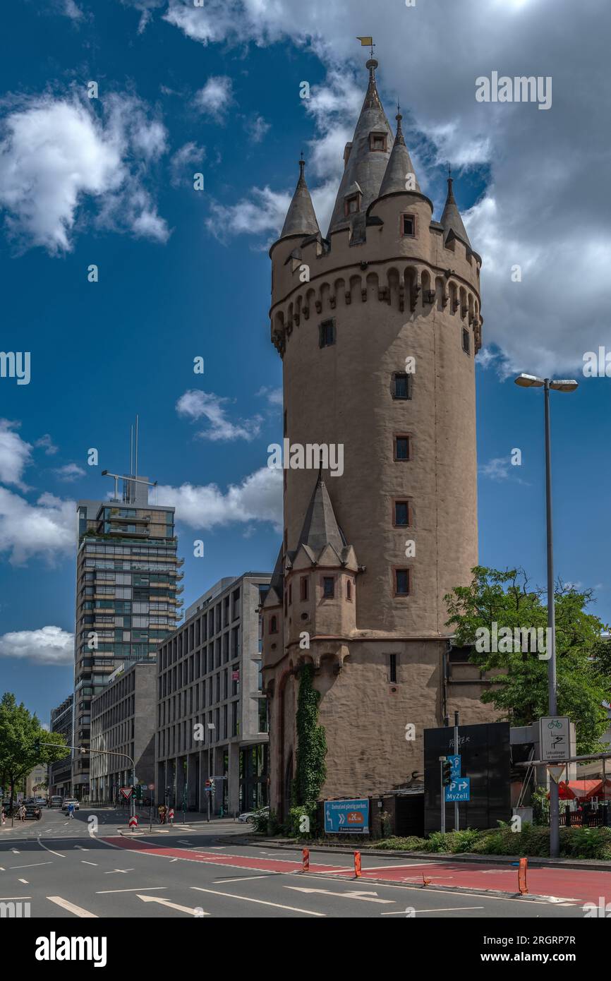 Das alte mittelalterliche Stadttor Eschenheimer Turm, Frankfurt Stockfoto