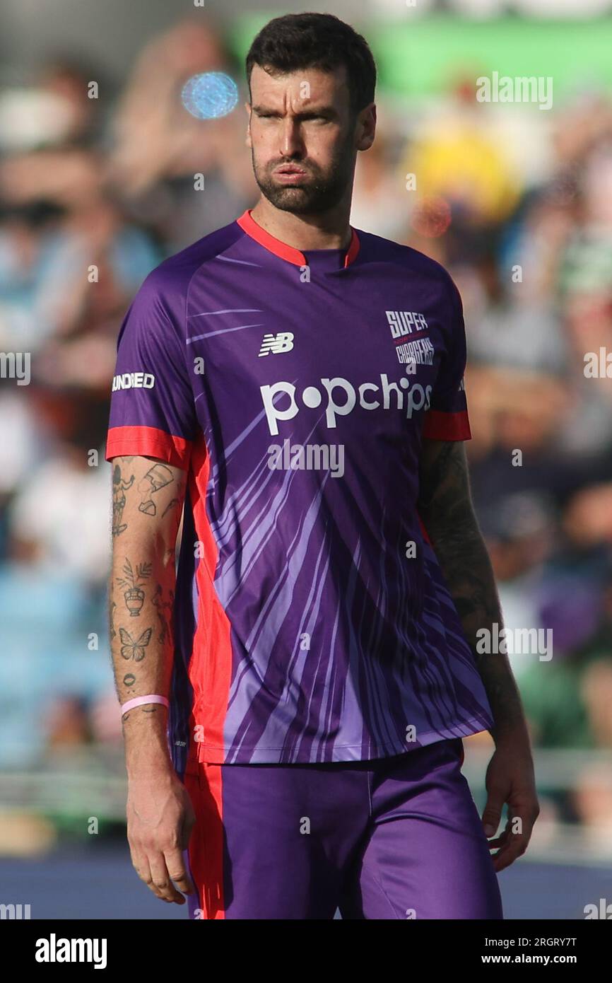 Clean Slate Headingley Stadium, Leeds, West Yorkshire, Großbritannien. 11. Aug. 2023. Northern Supercharger gegen Oval InvincibleÕs während des Hundert Double Header im Clean Slate Headingley Stadium. Reece Topley von Northern Supercharger Credit: Touchlinepics/Alamy Live News Stockfoto