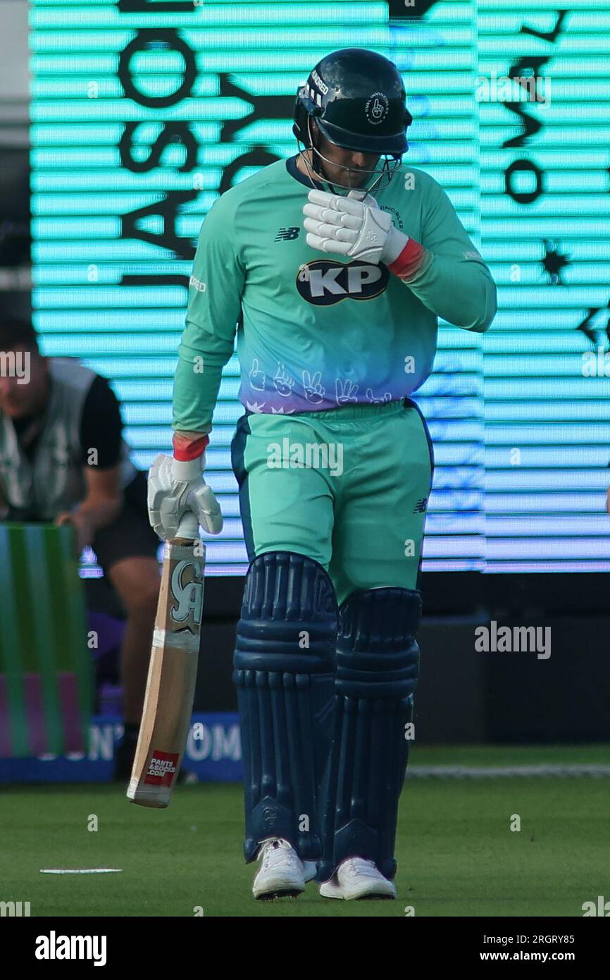 Clean Slate Headingley Stadium, Leeds, West Yorkshire, Großbritannien. 11. Aug. 2023. Northern Supercharger gegen Oval InvincibleÕs während des Hundert Double Header im Clean Slate Headingley Stadium. Jason Roy von Oval InvincibleÕs leitet das Team Credit: Touchlinepics/Alamy Live News Stockfoto