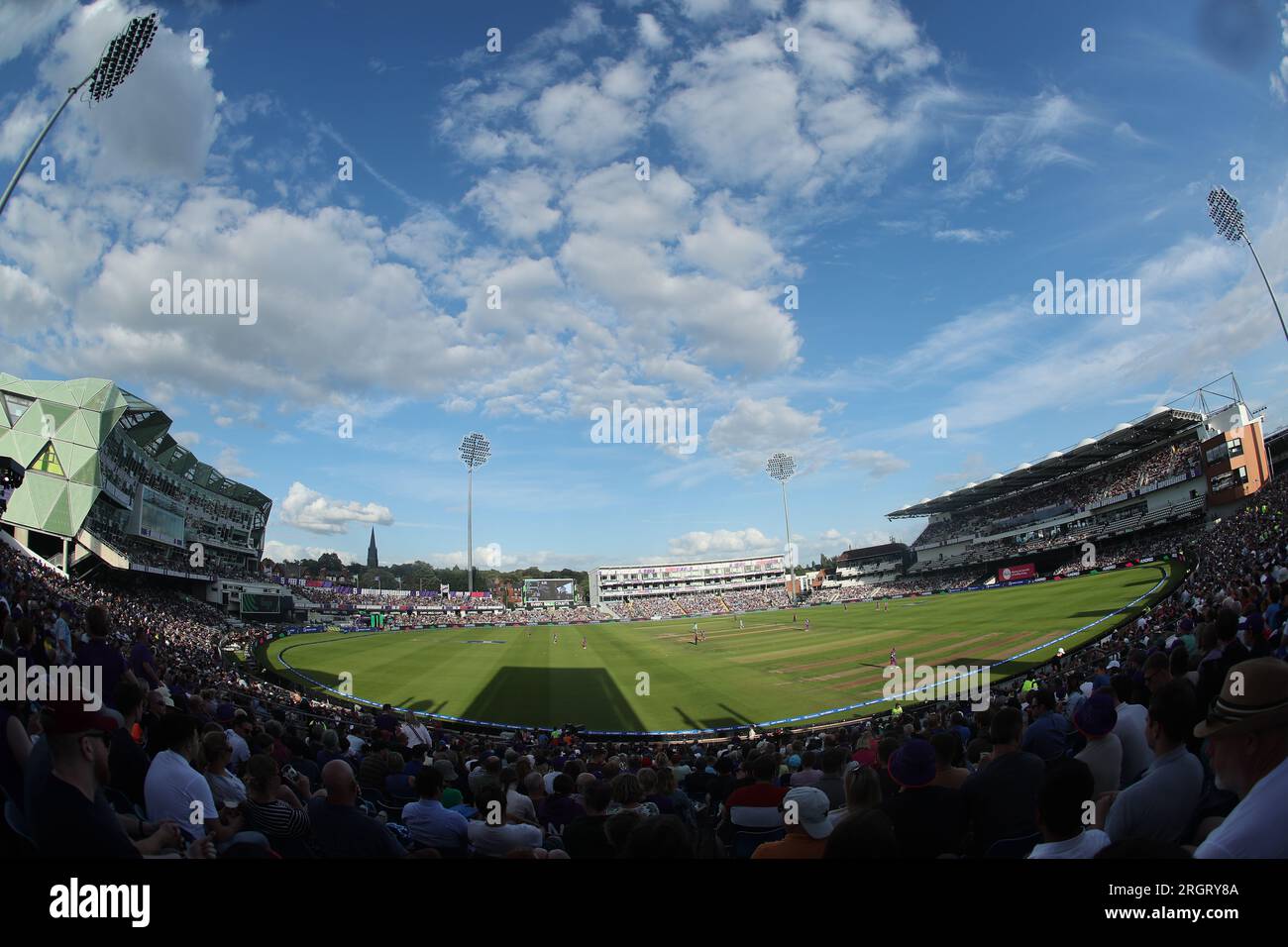Clean Slate Headingley Stadium, Leeds, West Yorkshire, Großbritannien. 11. Aug. 2023. Northern Supercharger gegen Oval InvincibleÕs während des Hundert Double Header im Clean Slate Headingley Stadium. Allgemeiner Blick auf das Stadion während der Northern Supercharger V Oval InvincibleÕs Credit: Touchlinepics/Alamy Live News Stockfoto