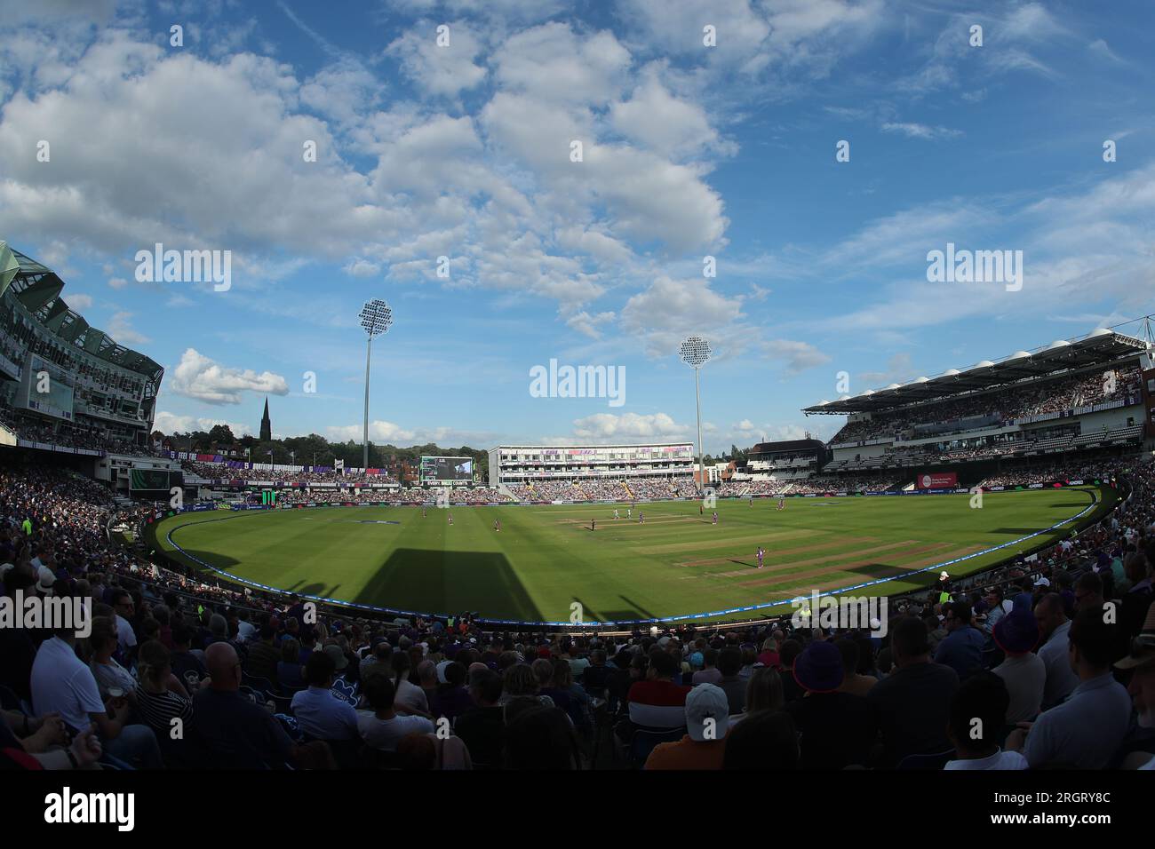 Clean Slate Headingley Stadium, Leeds, West Yorkshire, Großbritannien. 11. Aug. 2023. Northern Supercharger gegen Oval InvincibleÕs während des Hundert Double Header im Clean Slate Headingley Stadium. Allgemeiner Blick auf das Stadion während der Northern Supercharger V Oval InvincibleÕs Credit: Touchlinepics/Alamy Live News Stockfoto