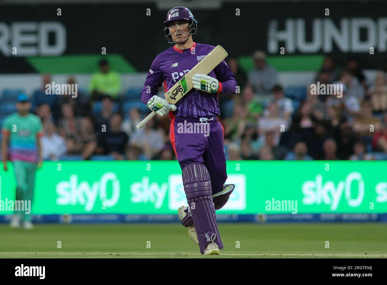 Clean Slate Headingley Stadium, Leeds, West Yorkshire, Großbritannien. 11. Aug. 2023. Northern Supercharger gegen Oval InvincibleÕs während des Hundert Double Header im Clean Slate Headingley Stadium. Tom Banton von Northern Superchargers Batting Credit: Touchlinepics/Alamy Live News Stockfoto