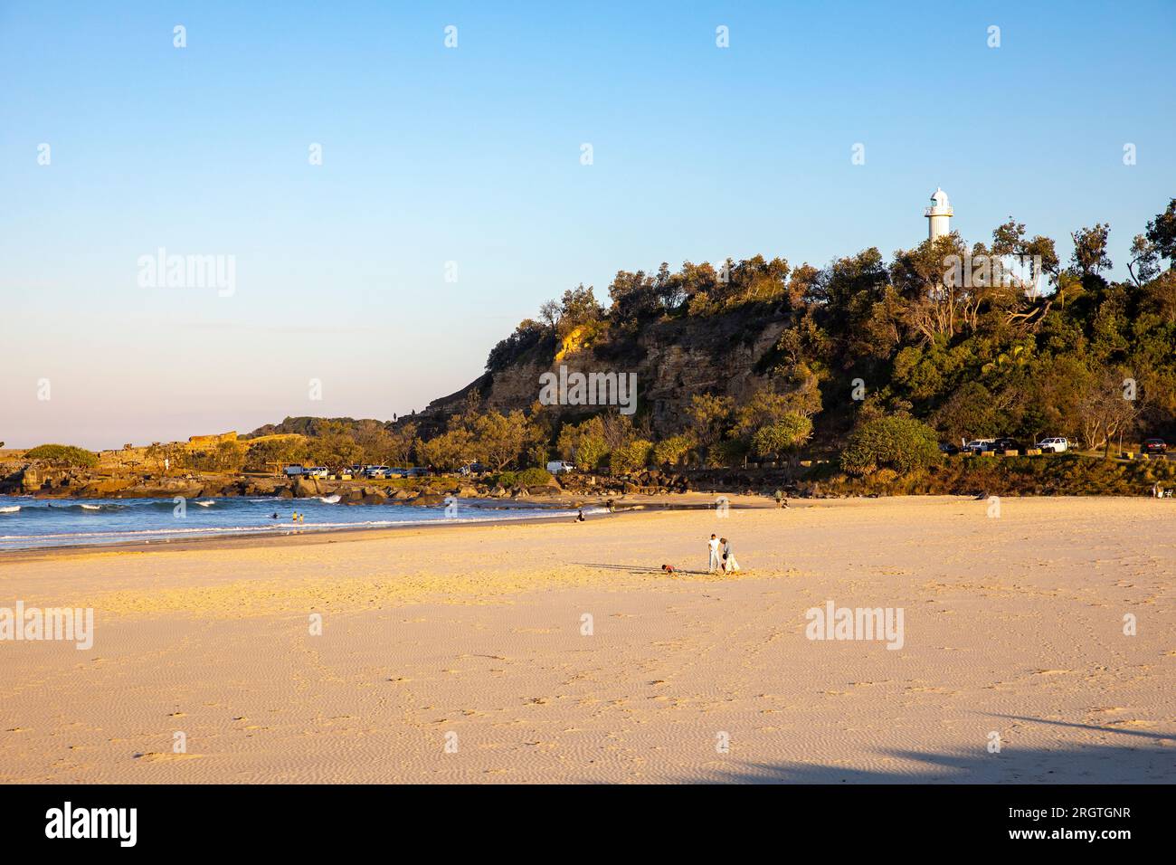 Yamba, australische Küstenstadt im Clarence Valley, Turners Beach und Yamba Leuchtturm, NSW, Australien, Wintertag 2023 Stockfoto
