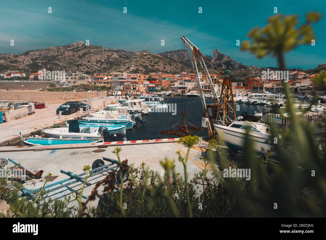 Eine schöne Aussicht auf einen kleinen Hafen in der Nähe von Marseille in Frankreich. Stockfoto