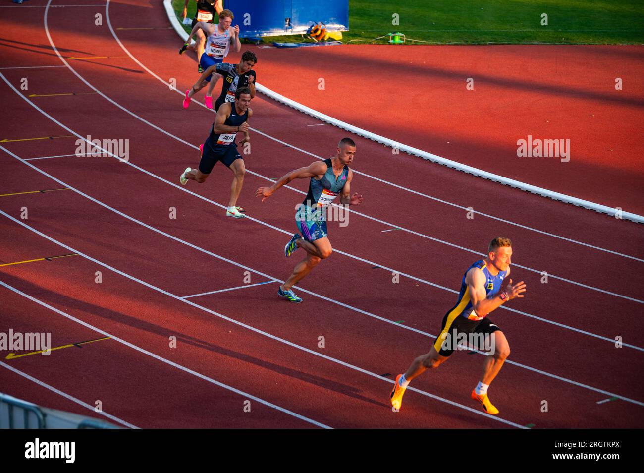 B. BYSTRICA, SLOWAKEI, 20. JULI 2023: Männer, die am Sprint-Rennen 200m bei der Leichtathletik-Meisterschaft für Welten in Budapest und Summer olym teilnehmen Stockfoto