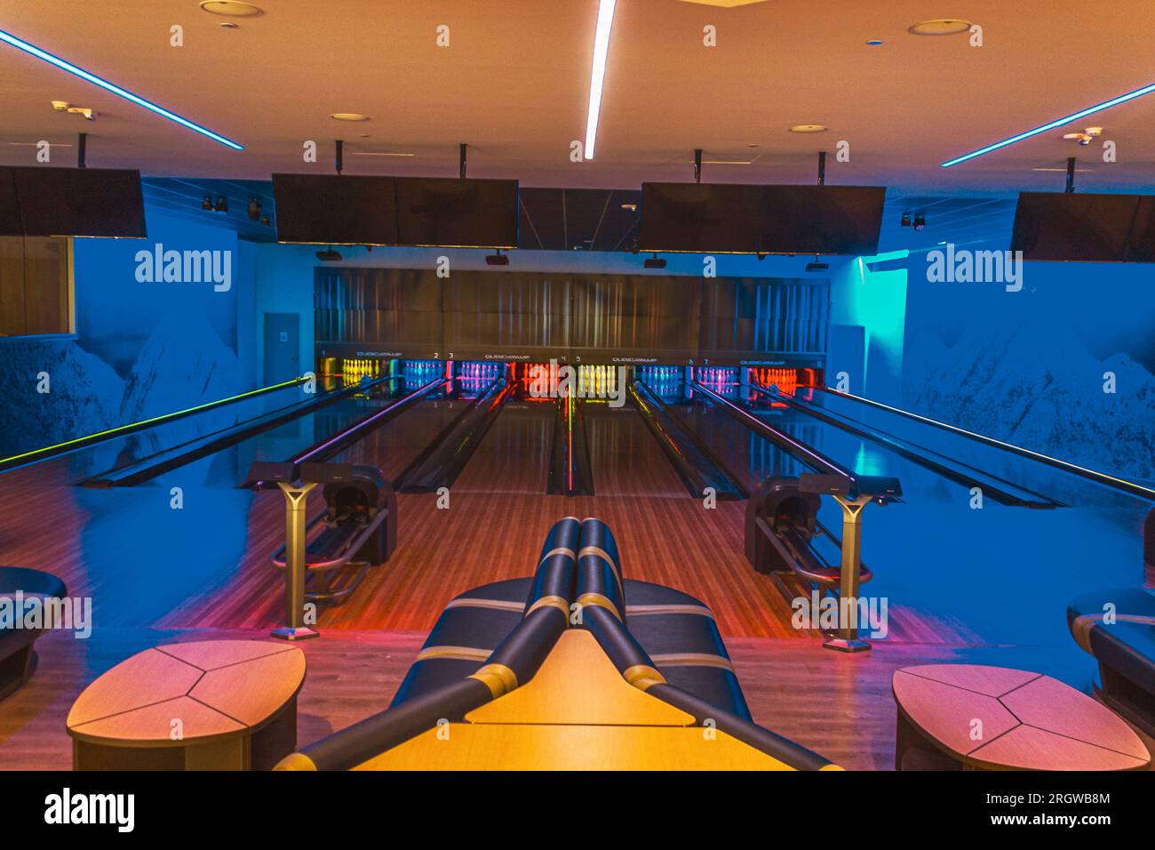 CSUSB's innovative Coyote Lanes Bowling Alley in Santos Manual Student Union North Stockfoto