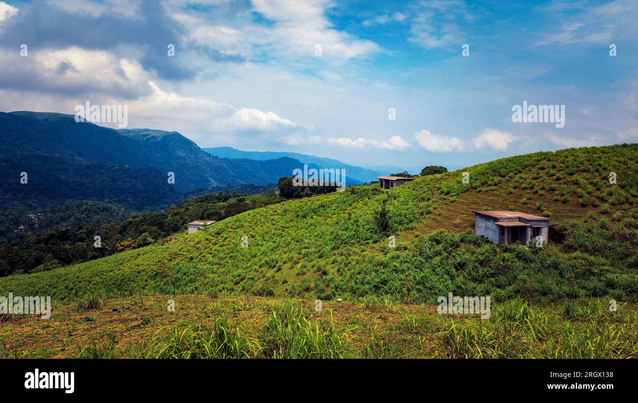 Fahrt zum Aussichtspunkt Parunthumpara Hill. Parunthumpara ist ein Dorf im indischen Bundesstaat Keralas Idukki-Bezirk. Stockfoto