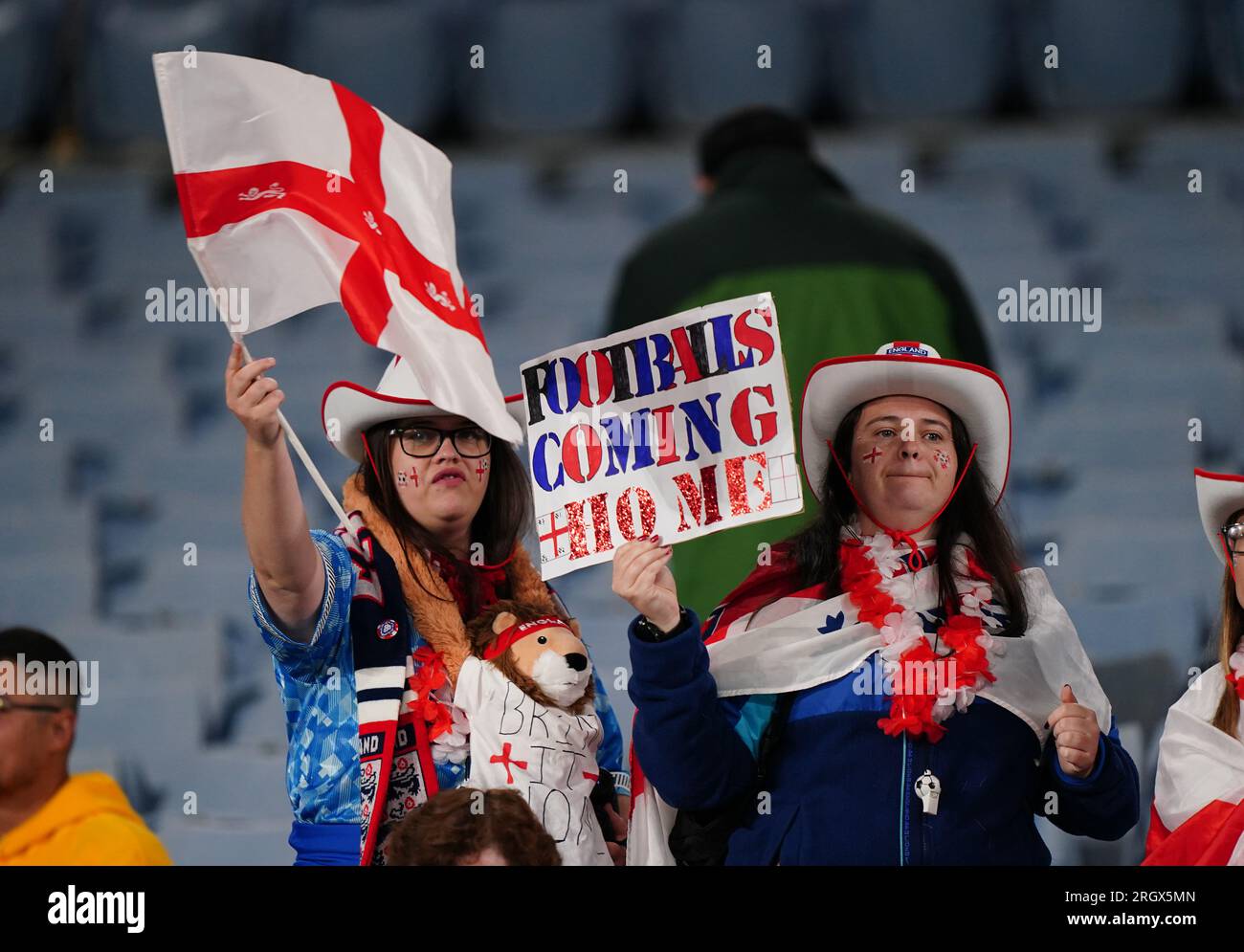 Englische Fans vor dem Viertelfinale der FIFA Women's World Cup im Stadium Australia, Sydney. Foto: Samstag, 12. August 2023. Stockfoto