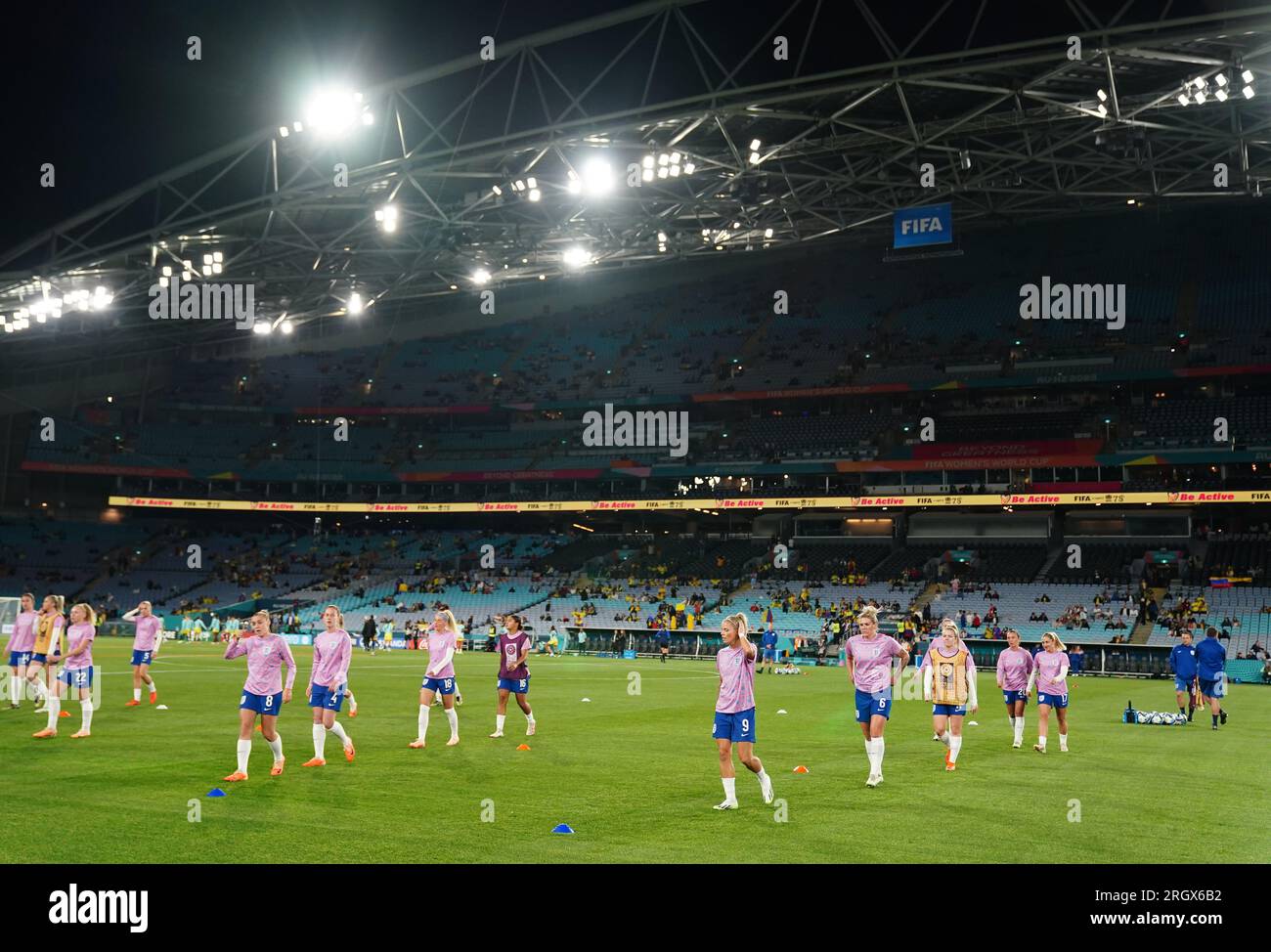 England wärmt sich vor dem Viertelfinale der FIFA Women's World Cup im Stadium Australia in Sydney auf. Foto: Samstag, 12. August 2023. Stockfoto