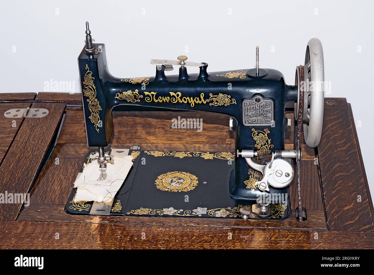 Neue Königliche Nähmaschine Antique Stockfoto