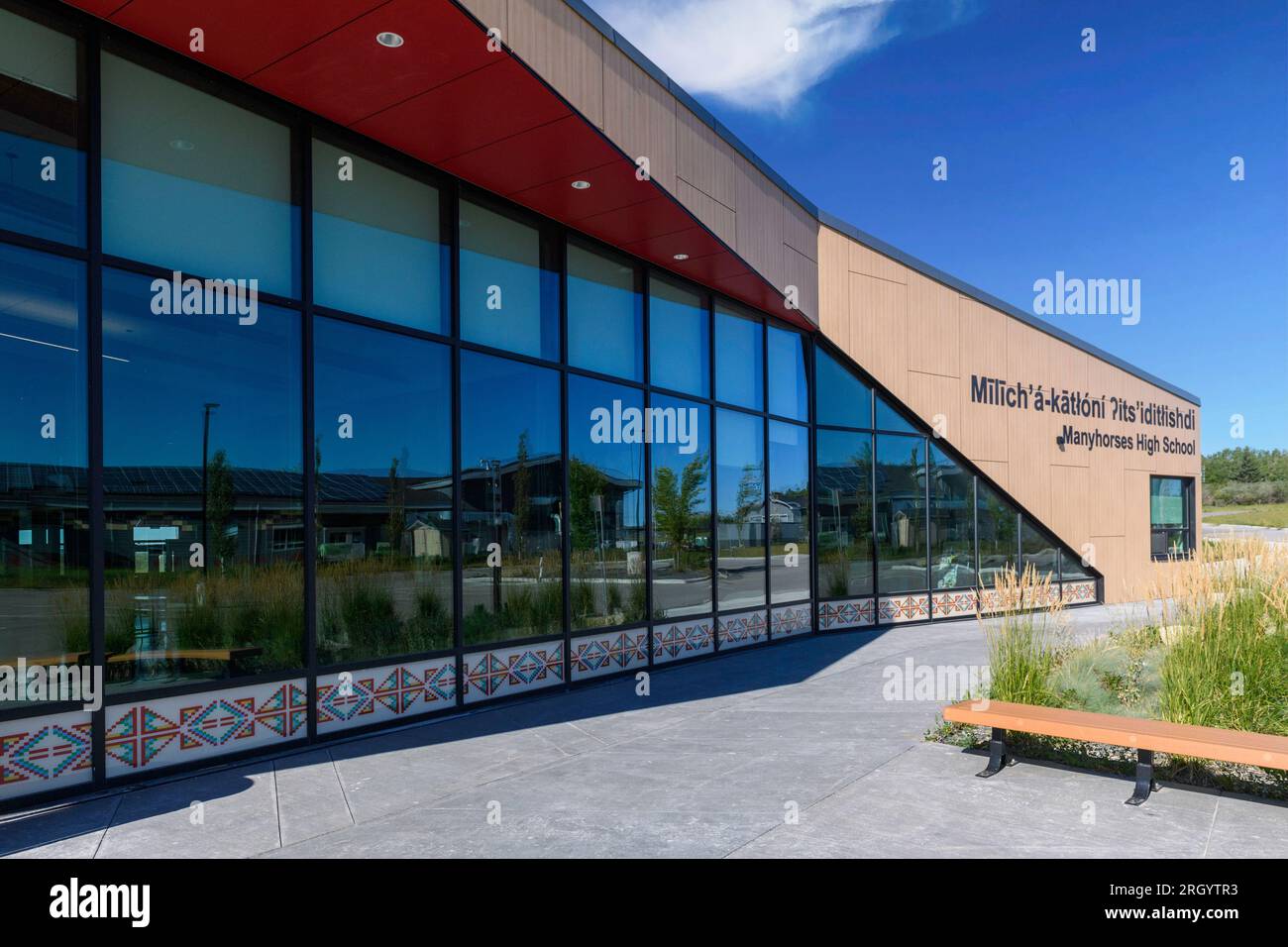 Die Manyhorses Tsuut'ina High School wurde ins Leben gerufen, um der Jugend der Tsuut'ina-Nation zu dienen und eine hochwertige Bildung zu fördern. Alberta Kanada Stockfoto
