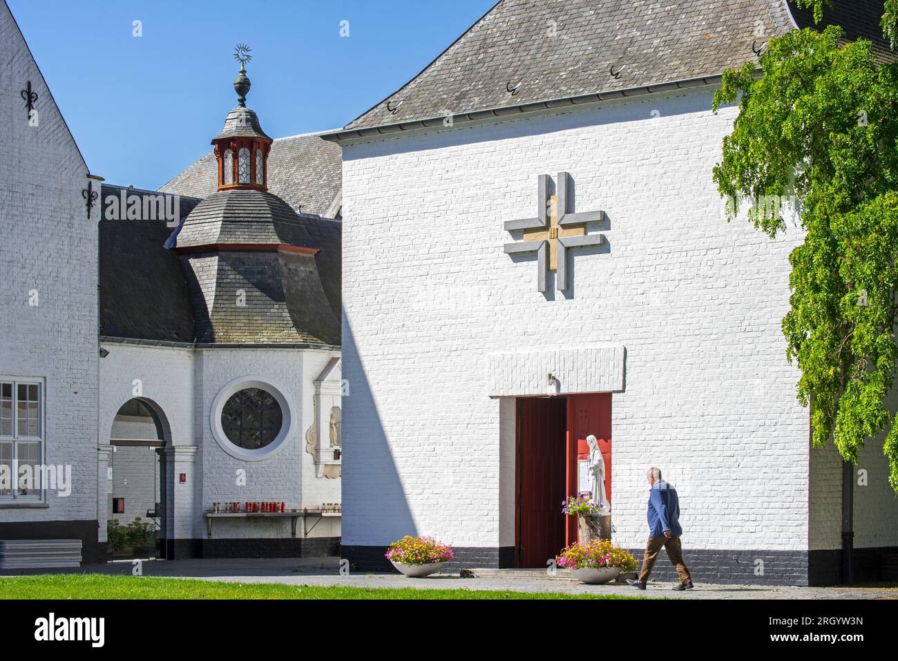 Ten Putte Abbey / Saint Godelina Abbey, Kloster in Gistel der Brüder und Schwestern der Gemeinde Mutter des Friedens, Westflandern, Belgien Stockfoto