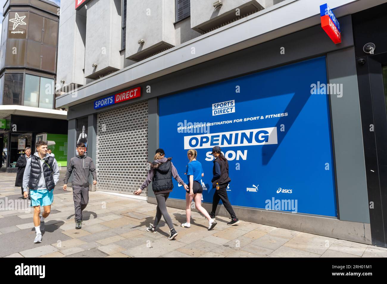 Neuer Sports Direct Store in Northumberland Street in Newcastle upon Tyne, Großbritannien. Stockfoto