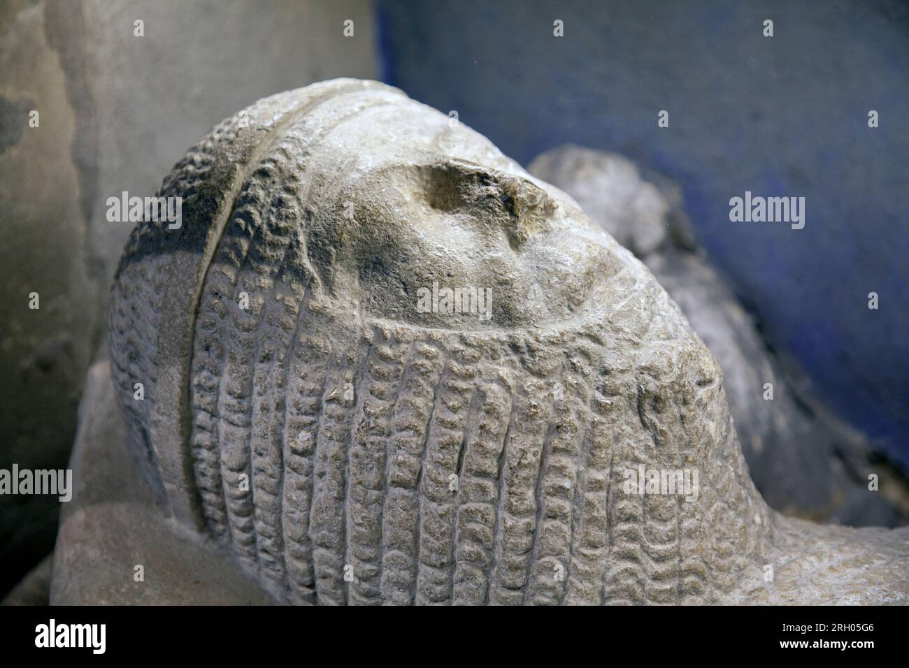 C. Gedenkstätte aus dem 13. Jahrhundert für Sir Walter de Dunstanville in der St. Andrew's Church, Castle Combe Village in Whiltshire Stockfoto