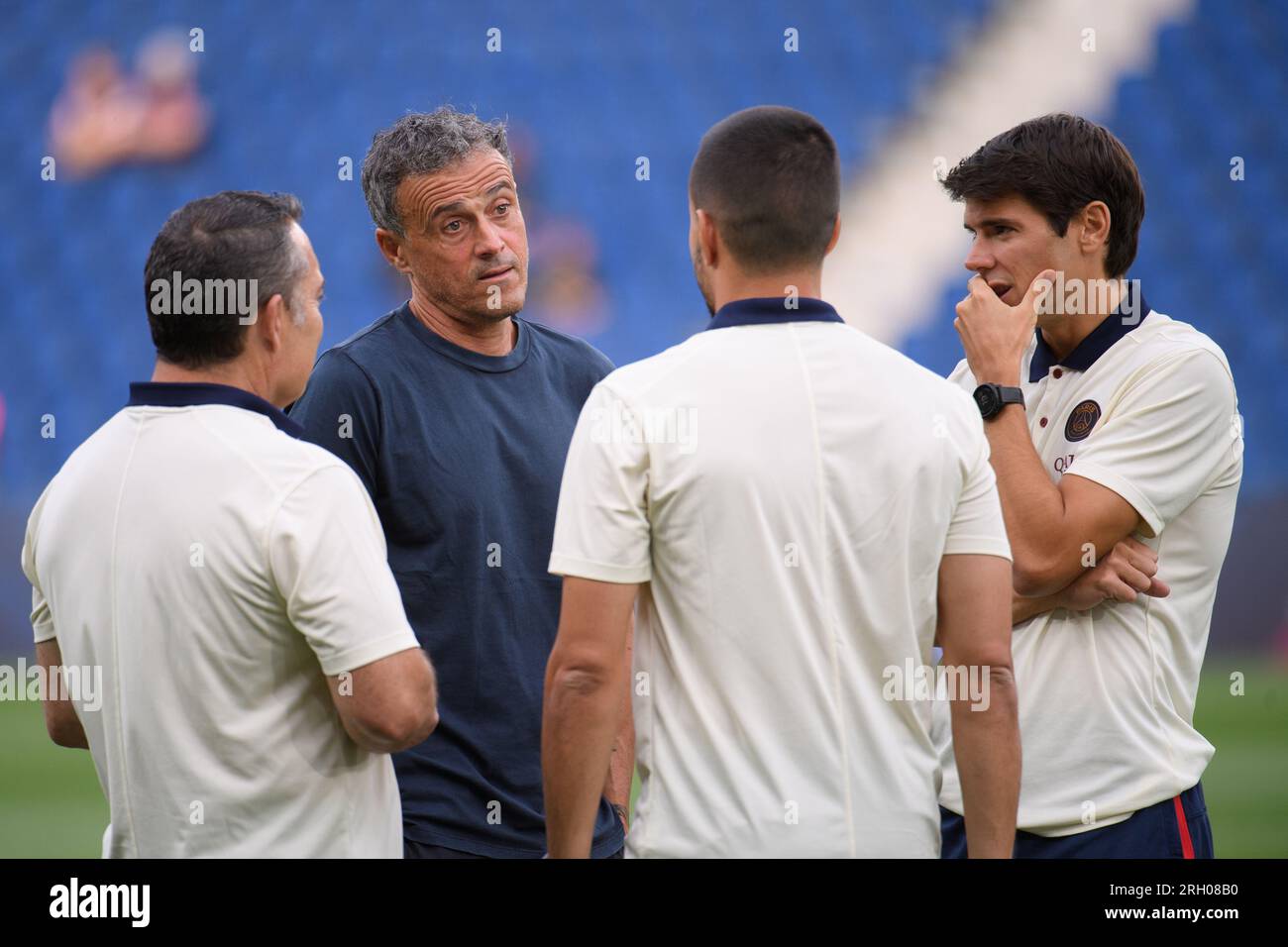 Paris, Frankreich. 12. Aug. 2023. Julien Mattia/Le Pictorium - PSG gegen FC Lorient - 12/8/2023 - Frankreich/Ile-de-France (Region)/Paris - PSG's neuer Trainer Luis Hernandez vor dem Spiel Ligue 1 zwischen PSG und FC Lorient im Parc des Princes am 12. August 2023. Kredit: LE PICTORIUM/Alamy Live News Stockfoto