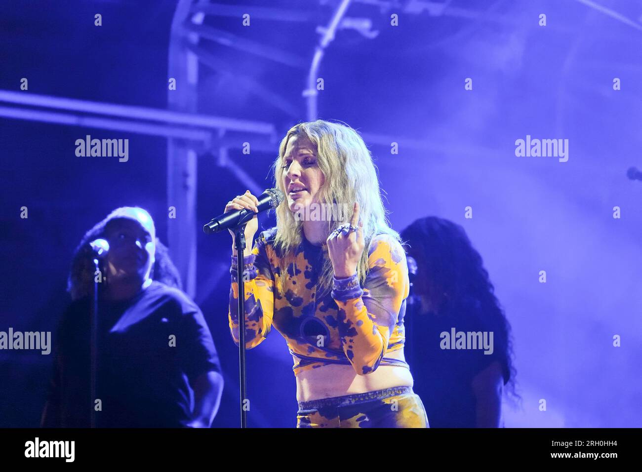 Walton on the Hill, Surrey, Großbritannien. 12. Aug. 2023. Ellie Goulding, Stars auf der Festivalbühne nach dem Spiel am dritten Tag der AIG Women's Open im Walton Heath Golf Club (organisiert vom Royal & Ancient Golf Club of St. Andrews - R&A Credit: Motofoto/Alamy Live News Stockfoto