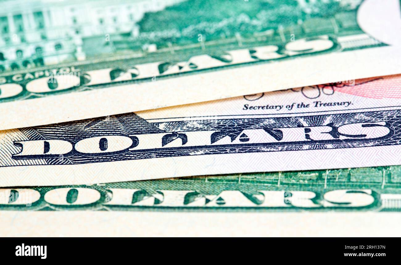 Zusammengefaltet amerikanische Bargeld-Banknoten von 50 Dollar, ein Haufen amerikanische Dollar mit einem Nennwert von 50 Dollar Stockfoto