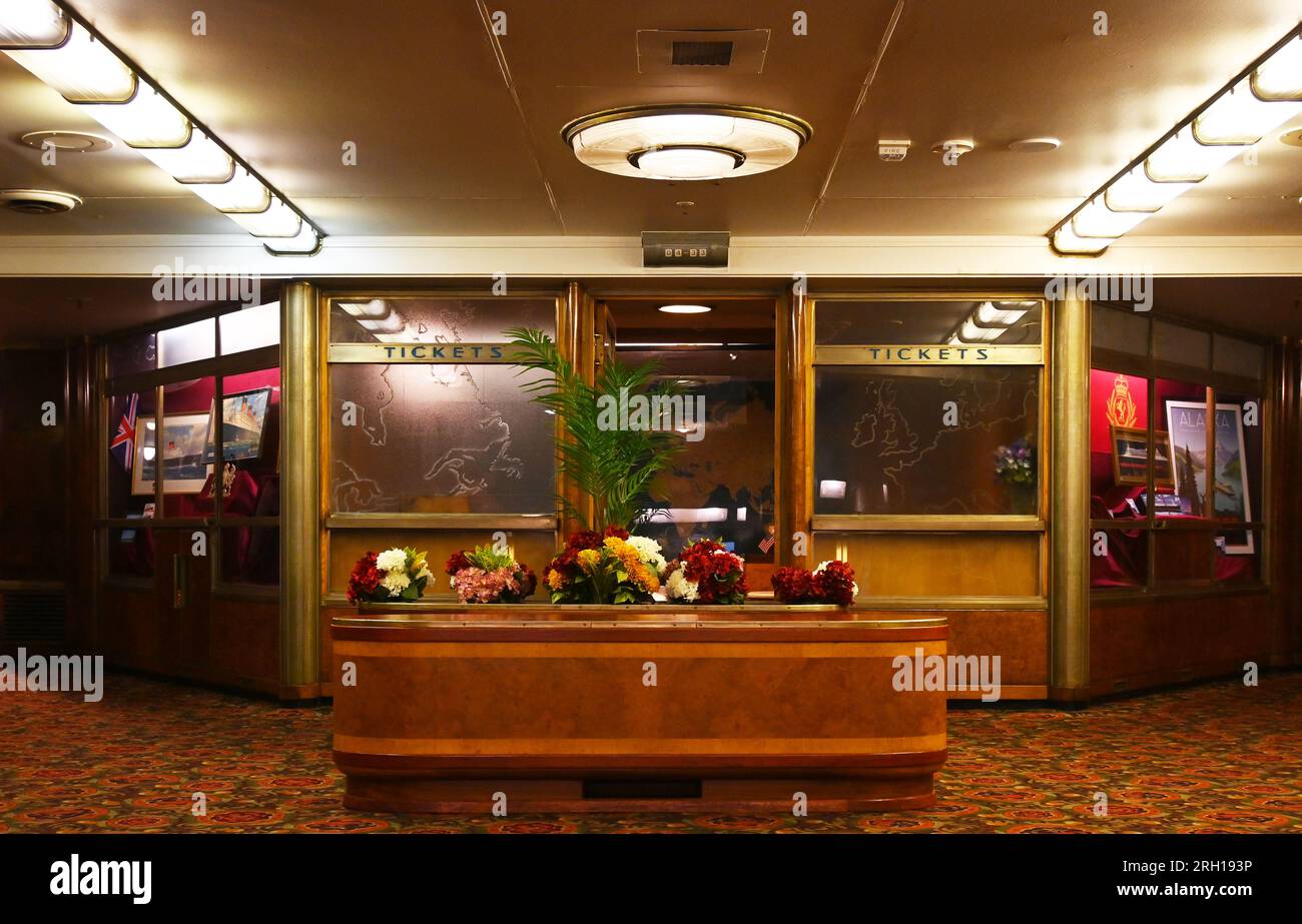 LONG BEACH, KALIFORNIEN - 14. JUNI 2023: Das Interieur des Queen Mary Ocean Liners wurde in ein Hotel umgewandelt Stockfoto