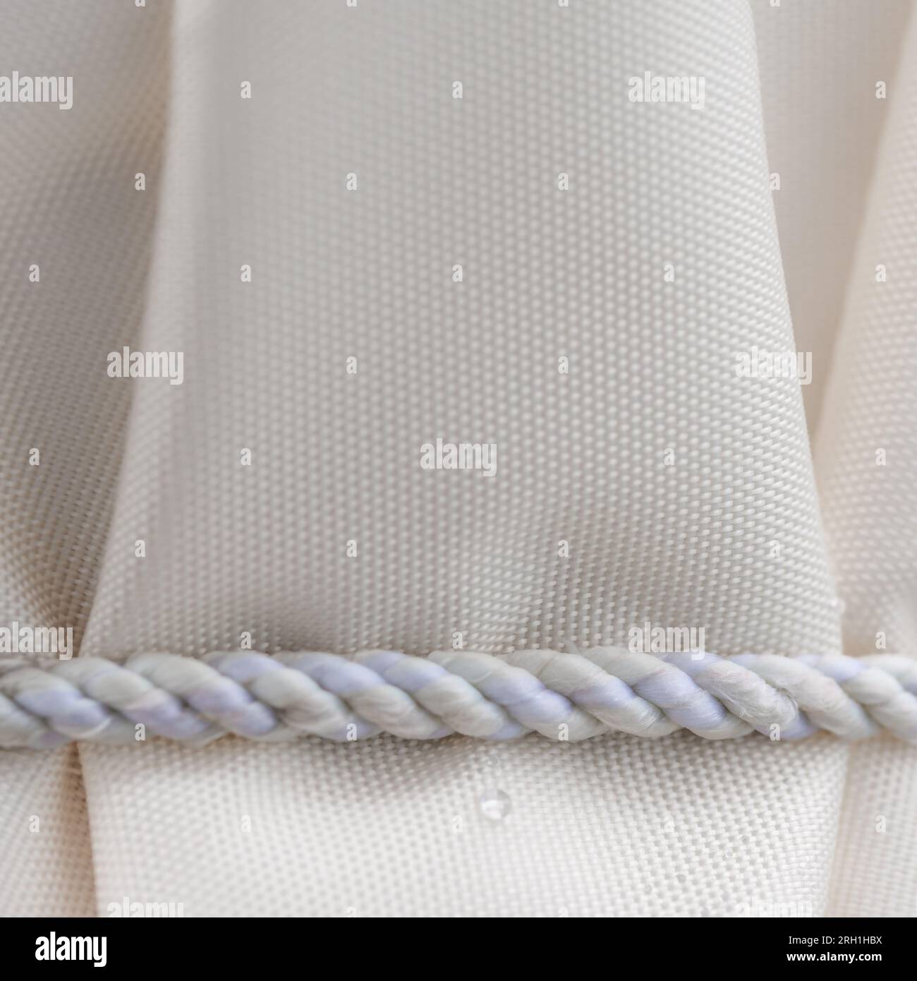 Makrofotografie regenfester Zeltplatten, wasserdichter Textilien. Stockfoto