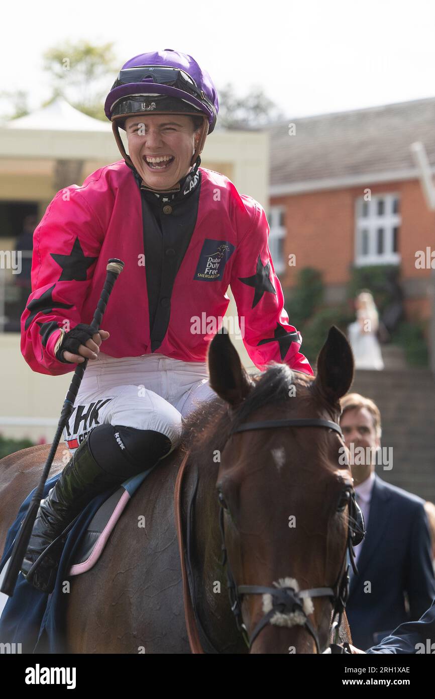 Ascot, Berkshire, Großbritannien. 13. August 2023. Horse Dark Trooper Ridted by Saffie Osborne gewinnt den Dubai Duty Free Shergar Cup Sprint auf der Ascot Racecourse, was zu einem Gesamtsieg des Teams für die Damen führt. Besitzer Chi Un Fred Ma. Trainer Ed Walker, Oberer Lambourn. Züchter Yeomanstown Stud Sponsor von ABM Catering Facilities Management. Kredit: Maureen McLean/Alamy Live News Stockfoto