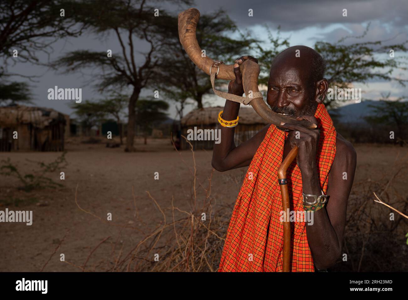 Horn als Musikinstrument von Samburu-Hirten, Samburu-Nationalpark, Nordkenia, Afrika. Stockfoto