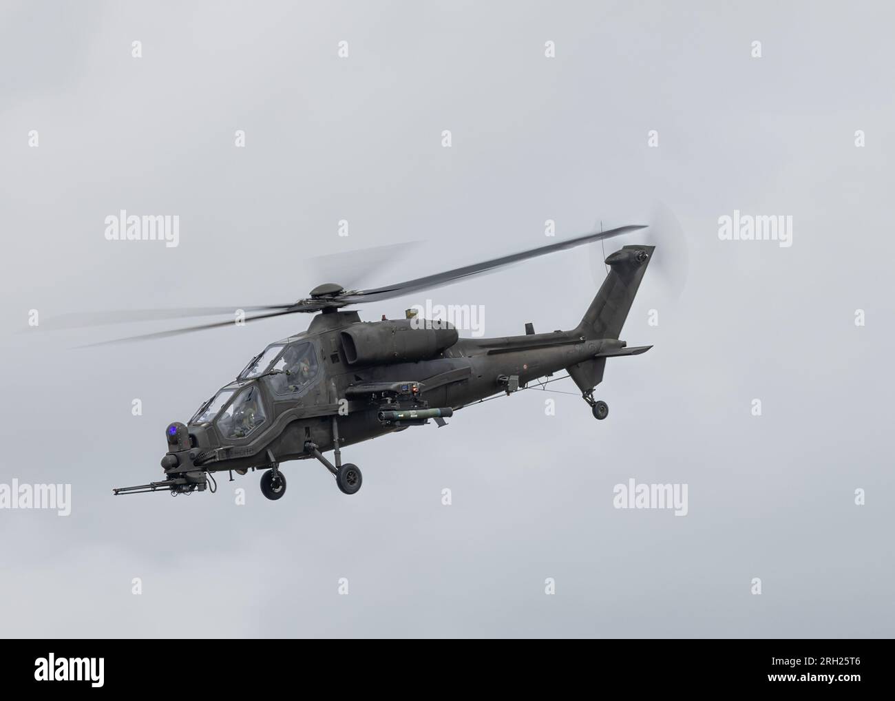 Eine italienische Armee A-129 Mangusta greift einen Hubschrauber an der Royal International Air Tattoo 2023 an Stockfoto
