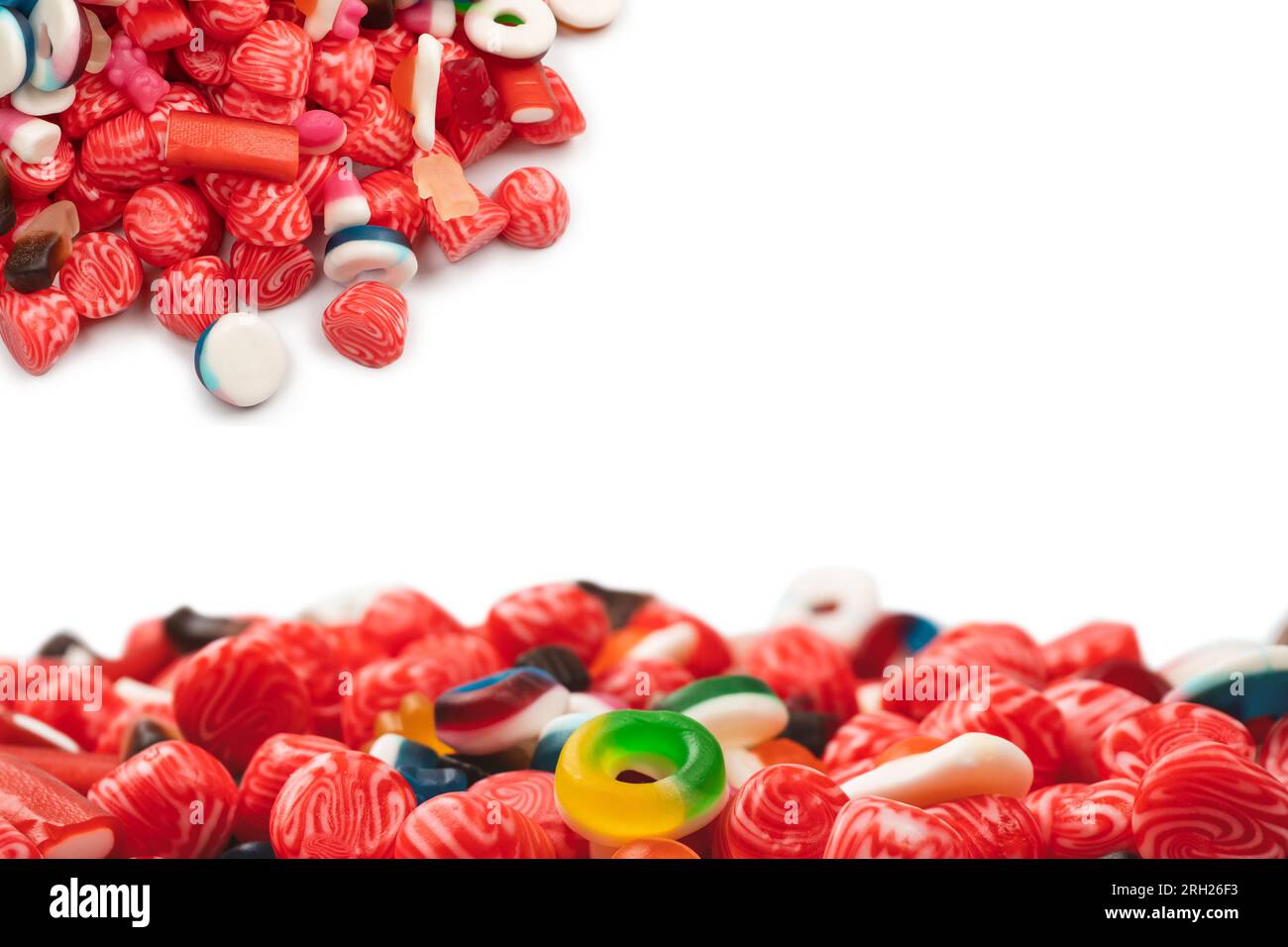 Leckere Mischung aus Gelee bunte Süßigkeiten auf weißem Hintergrund isoliert. Köstliche Marmelade. Stockfoto