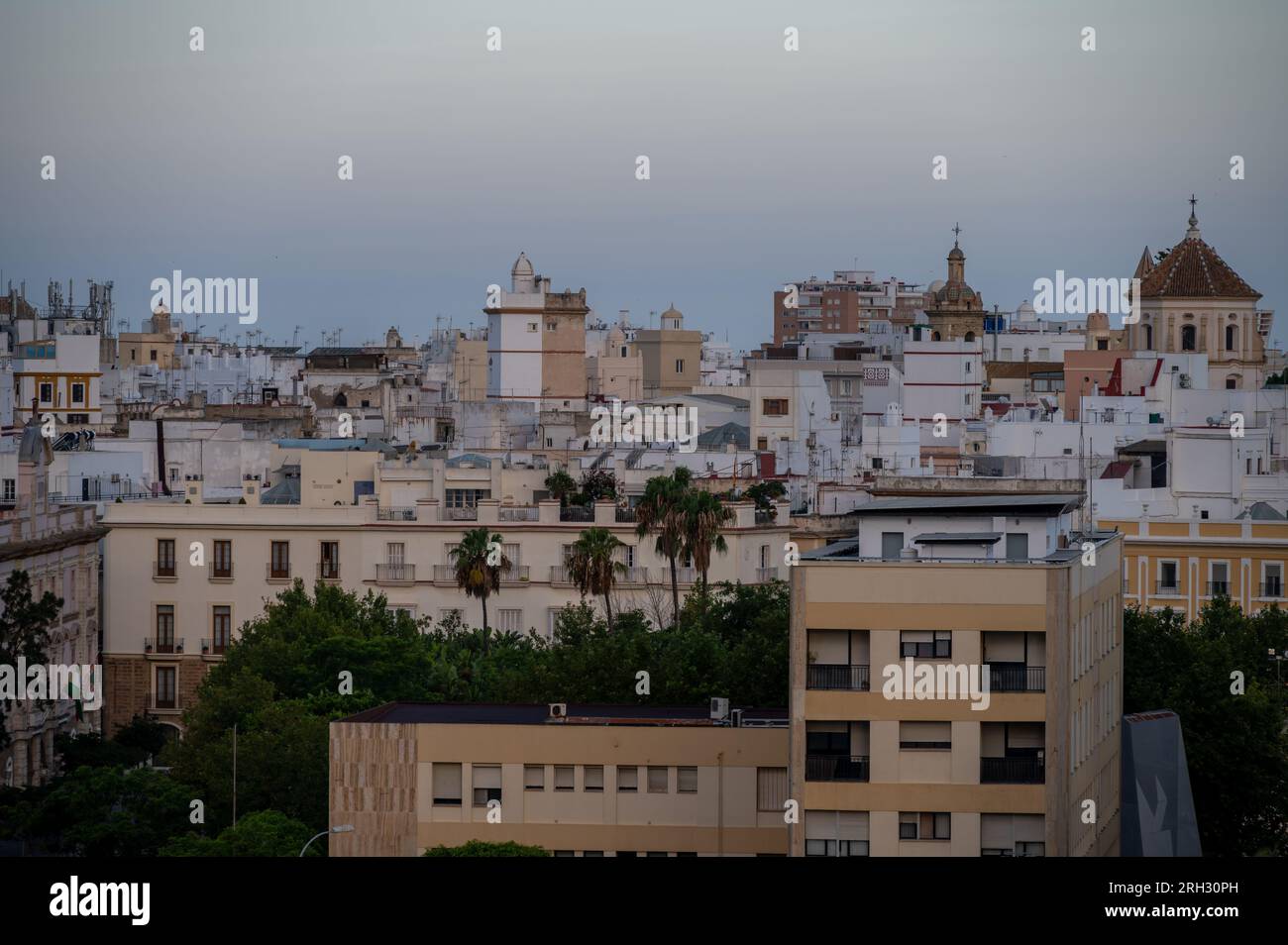 Die Skyline von Cadiz früh am Morgen. Stockfoto