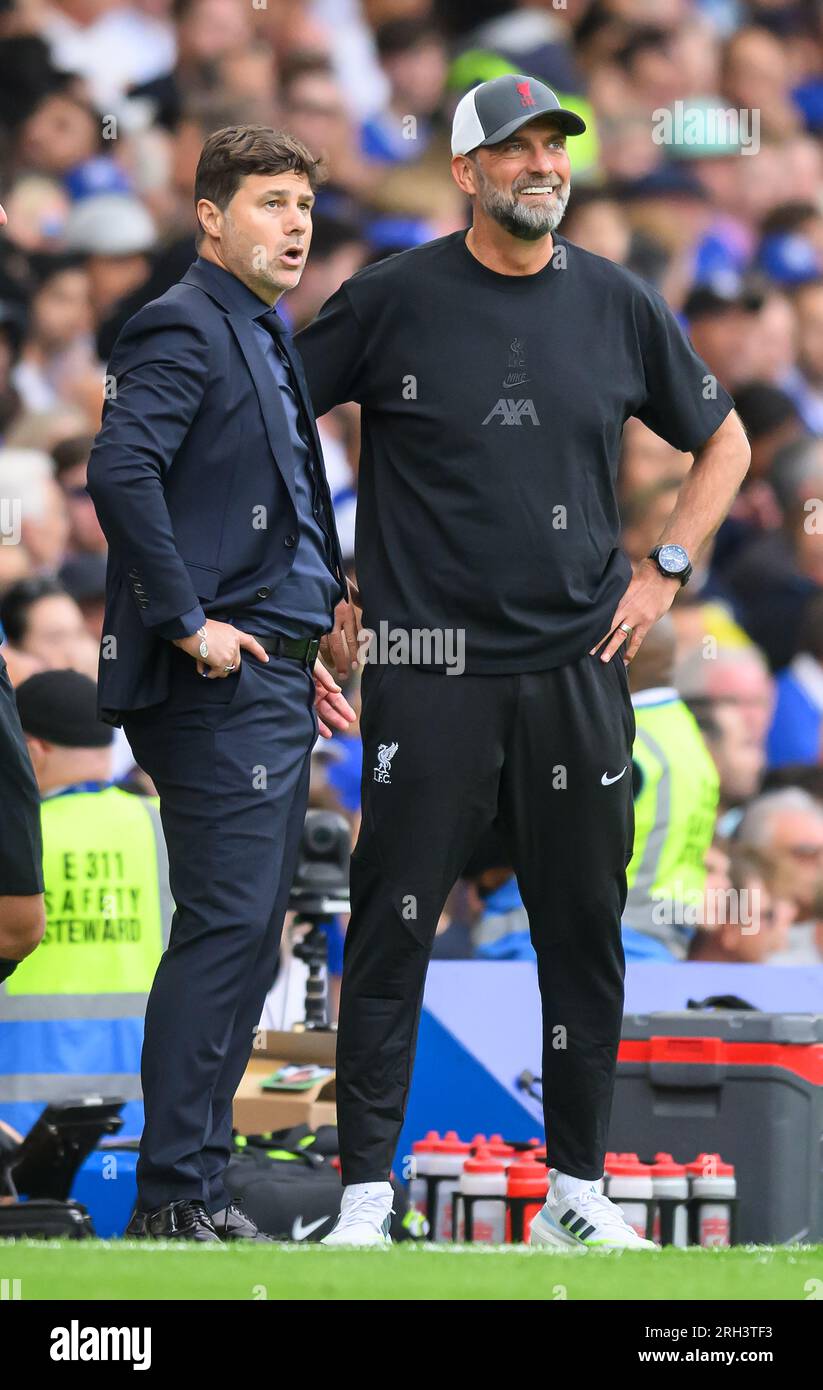 London, Großbritannien. 13. Aug. 2023. 13. August 2023 - Chelsea / Liverpool - Premier League - Stamford Bridge. Chelsea Manager Mauricio Pochettino und Liverpool Manager Jurgen Klopp während des Premier League-Spiels auf der Stamford Bridge, London. Bildkredit: Mark Pain / Alamy Live News Stockfoto