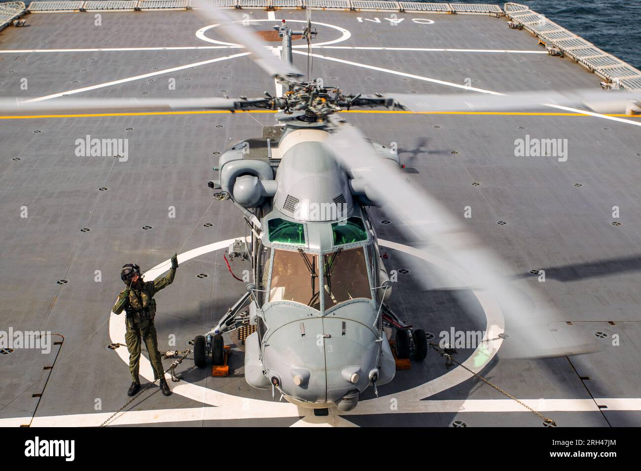 Ein Seasprite Helikopter an Bord der HMNZS Canterbury während der Teilnahme an einer internationalen Seefahrt-Übung im Hauraki-Golf, Auckland, Neuseeland Stockfoto