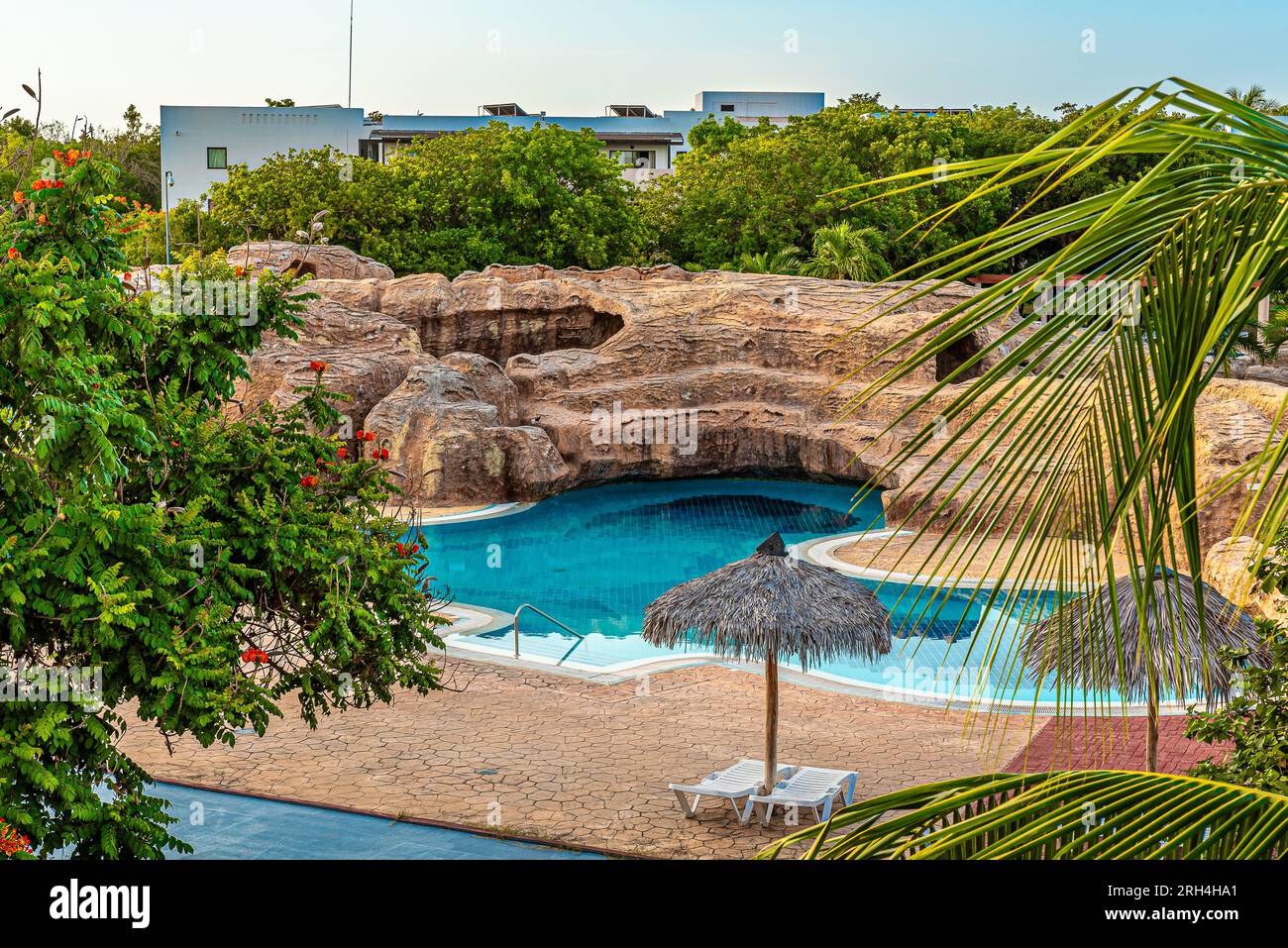 Kuba, Varadero. Kuba ist eine Insel wie ein heißer Vulkan. Wunderschöne Pools mit erfrischendem Wasser. Urlaub an Sandstränden inmitten üppiger Vegetation, schlank Stockfoto