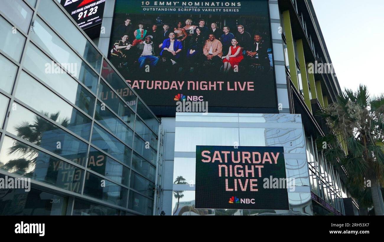 Los Angeles, Kalifornien, USA 12. August 2023 SNL Saturday Night Live FYC Emmy Billboard am Sunset Blvd am 12. August 2023 in Los Angeles, Kalifornien, USA. Foto: Barry King/Alamy Stock Photo Stockfoto