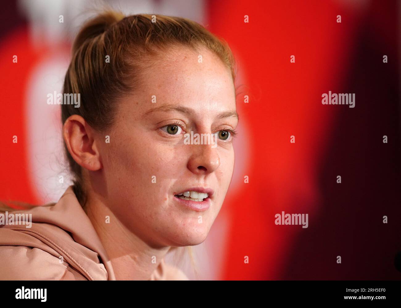 Englands Keira Walsh während der Pressekonferenz im Clan, Terrigal, Australien. Foto: Montag, 14. August 2023. Stockfoto