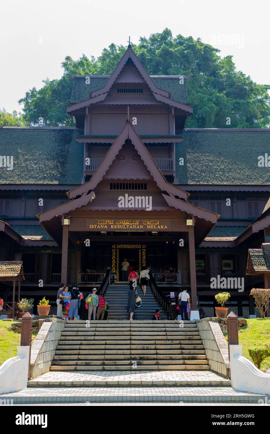 Haupteingang zum Melaka Sultanate Palace Museum, Malacca, Malaysia Stockfoto