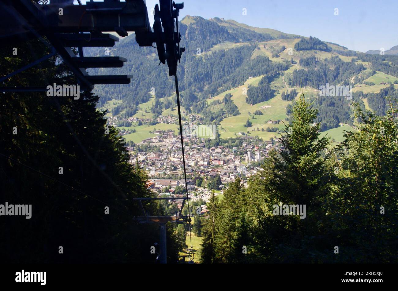 Kitzbühel, Österreich, Seilbahn mit Blick auf die Stadt. Stockfoto