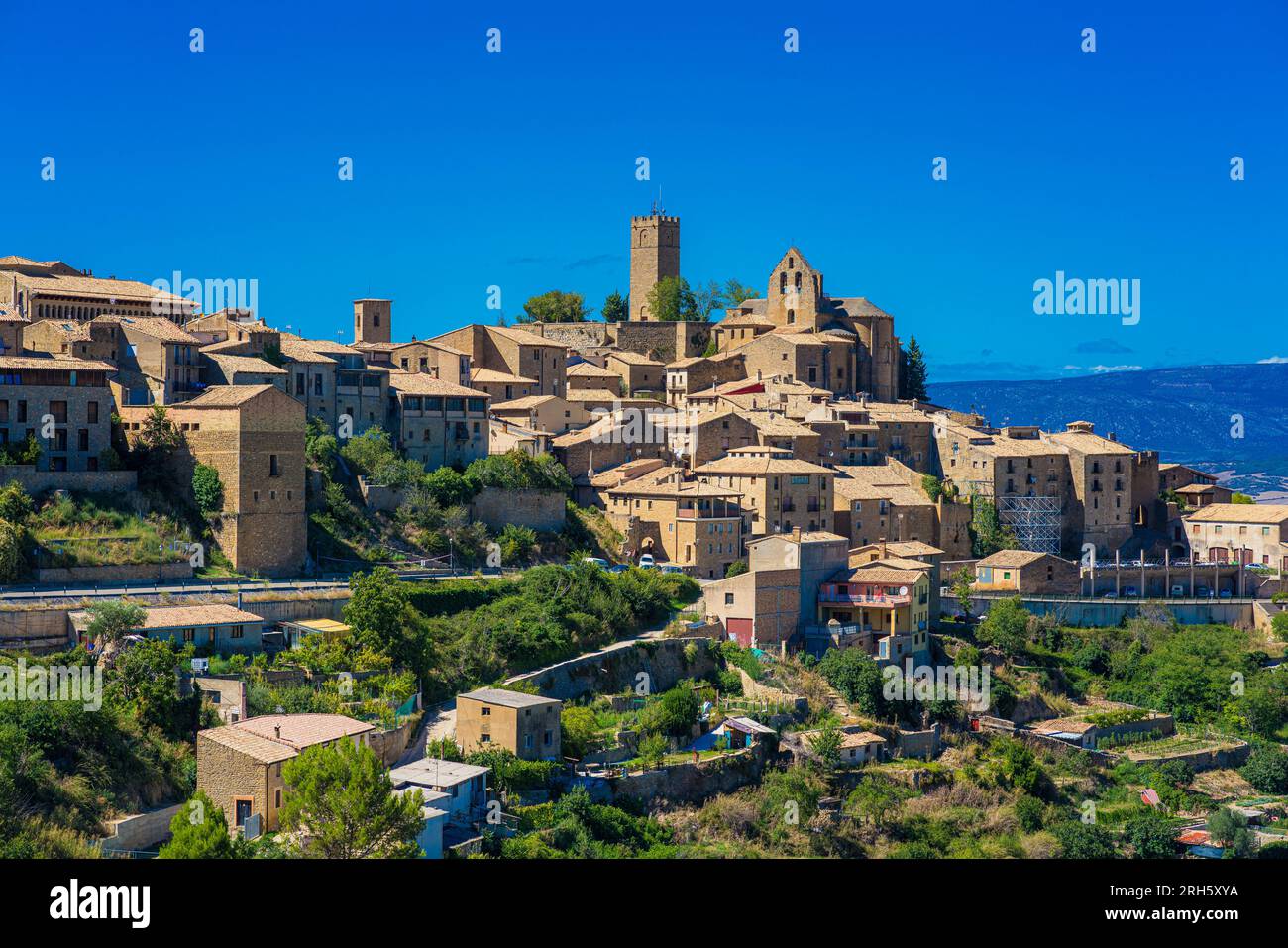 Panoramablick auf Sos del Rey Católico, eines der schönsten Dörfer Spaniens. Stockfoto