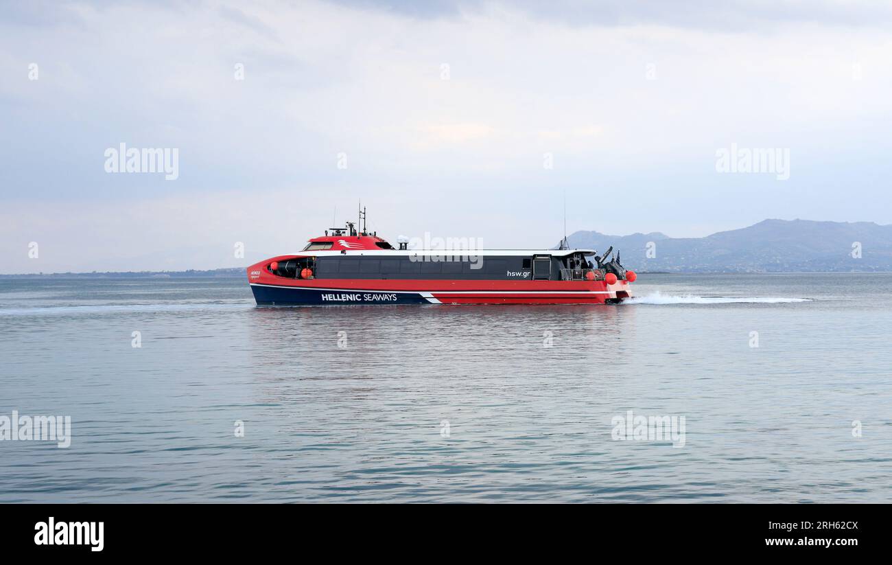 Hellenic Seaways Aero 2 Fast Ferry, Megaloxori, Agizing, Saronische Inseln, Griechenland. Stockfoto