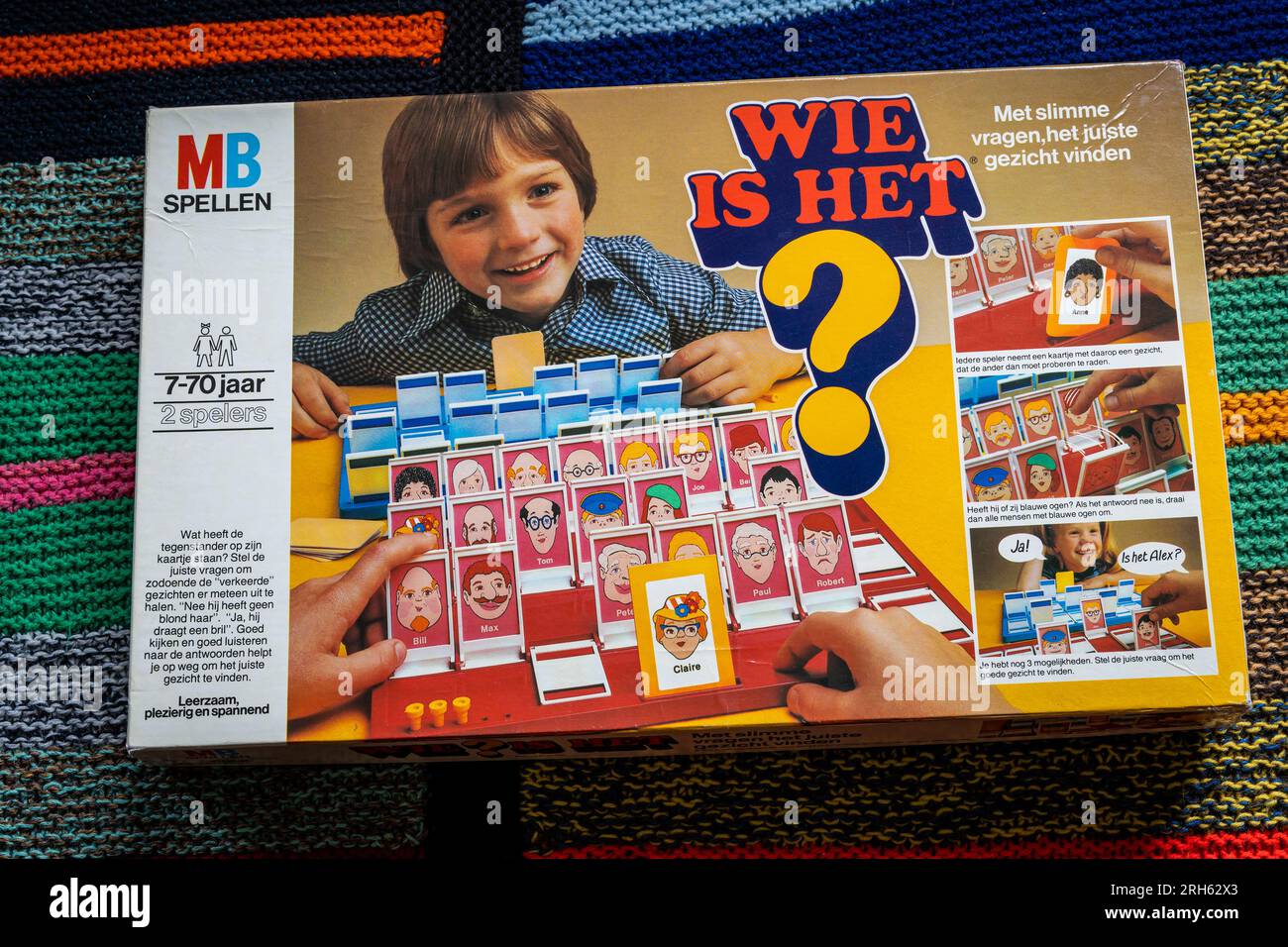 Amsterdam, Niederlande, 13.08.2023, beliebtes Brettspiel für zwei Spieler „Rate mal, wer?“ holländische Vintage-Ausgabe von 1979 Stockfoto