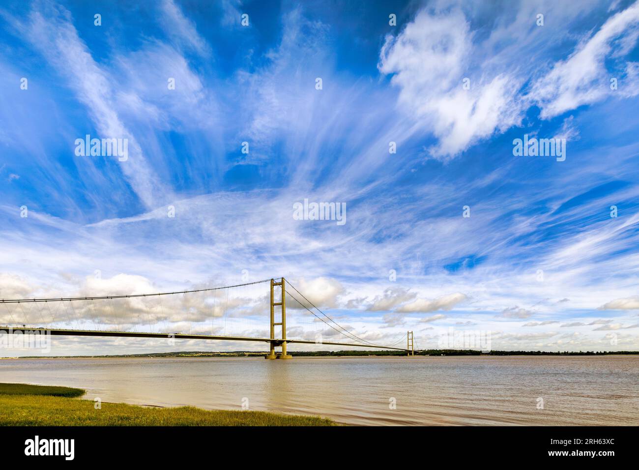 The Humber Bridge, Humberside, East Yorkshire, Großbritannien. Mit 2,22 km ist es die 12. längste Brücke der Welt (2023) Stockfoto