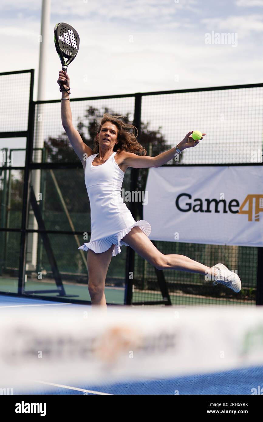 Die ehemalige Tennisspielerin Annabel Croft bei der Eröffnung der neuen Padel-Tennisplätze im Crystal Palace National Sports Centre im Südosten Londons. Foto: Montag, 14. August 2023. Stockfoto
