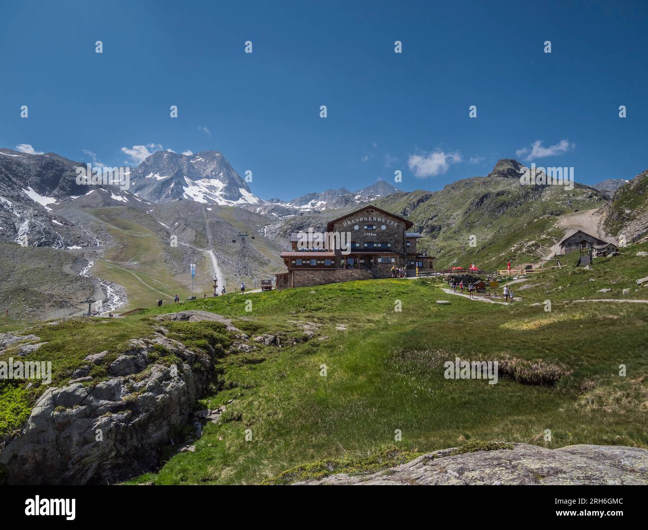 Das Bild zeigt die Dresdner Hütte oberhalb der Mutterberg Alm nahe der Stadt Neustift im Stubaital des österreichischen Tirols Stockfoto