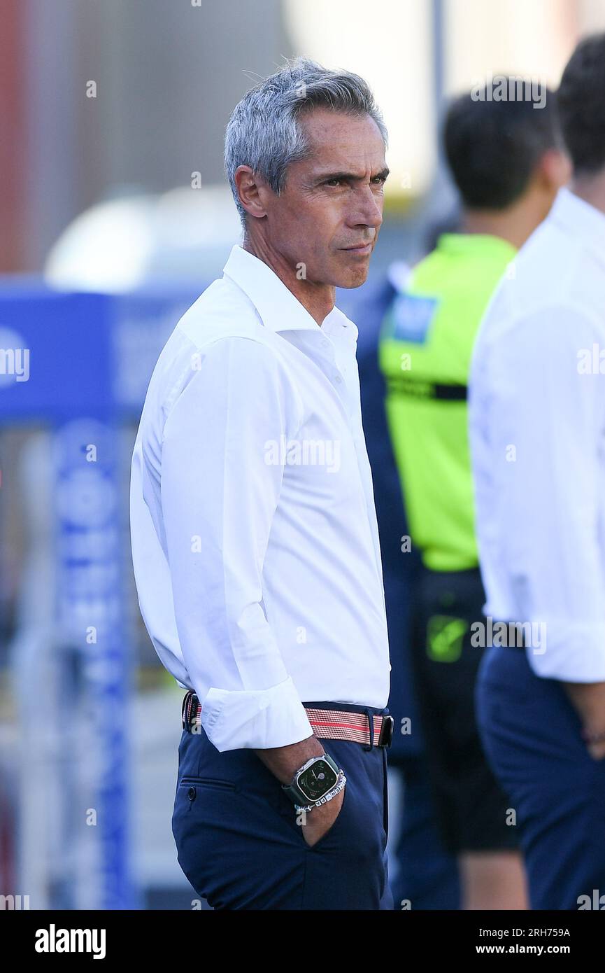 Salerno, Italien. 13. Aug. 2023. Paulo Sousa Manager von US Salernitana schaut auf das Spiel Coppa Italia zwischen US Salernitana und Calcio im Stadio Arechi am 13. August 2023 in Salerno, Italien. Kredit: Giuseppe Maffia/Alamy Live News Stockfoto