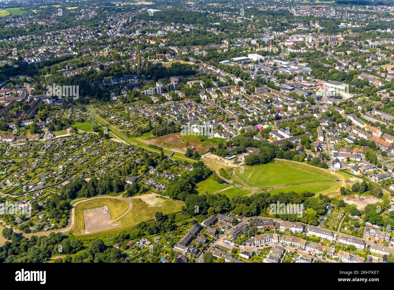 Luftaufnahme, Wiese in Borbecker Mühlenbach, Emschergenossenschaft Depot, Bochold, Essen, Ruhrgebiet, Nordrhein-Westfalen, Deutschland Stockfoto