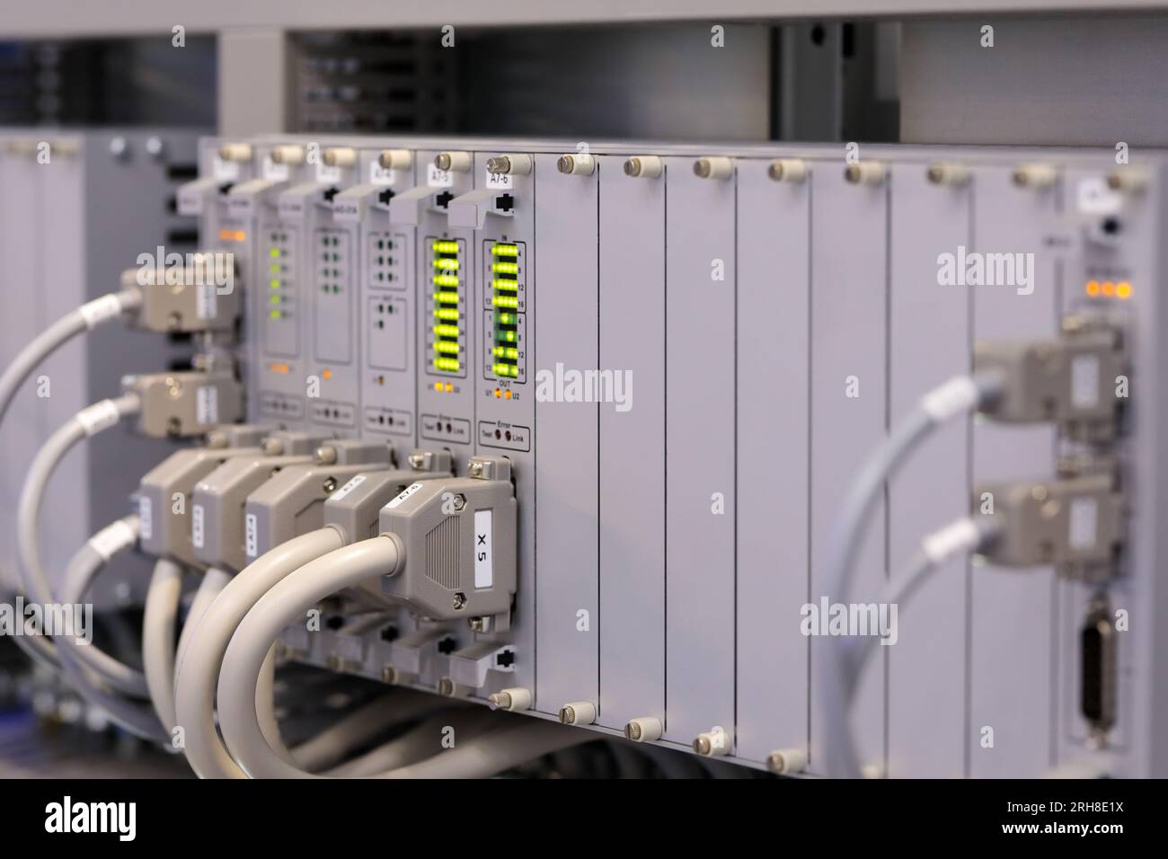 Modulares SPS-basiertes automatisiertes Prozesssteuerungssystem. Selektiver Fokus. Stockfoto