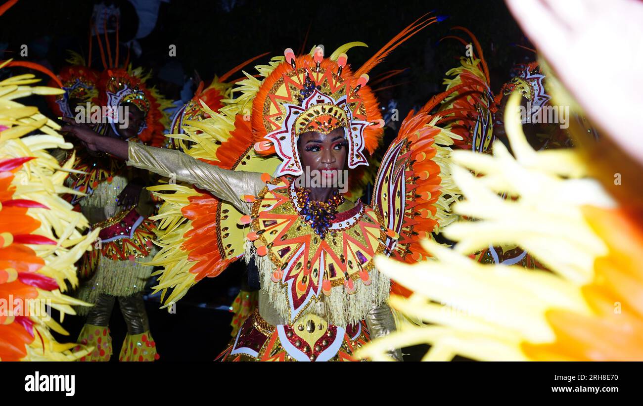 Menschen afrikanischer Herkunft in den Bahamas und der Karibik feiern die Junkanoo Street Karneval Parade in Nassau den Bahamas Stockfoto