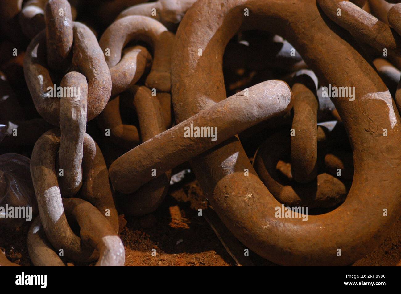 Antiquitäten im Inneren der alten Fabrik Stockfoto