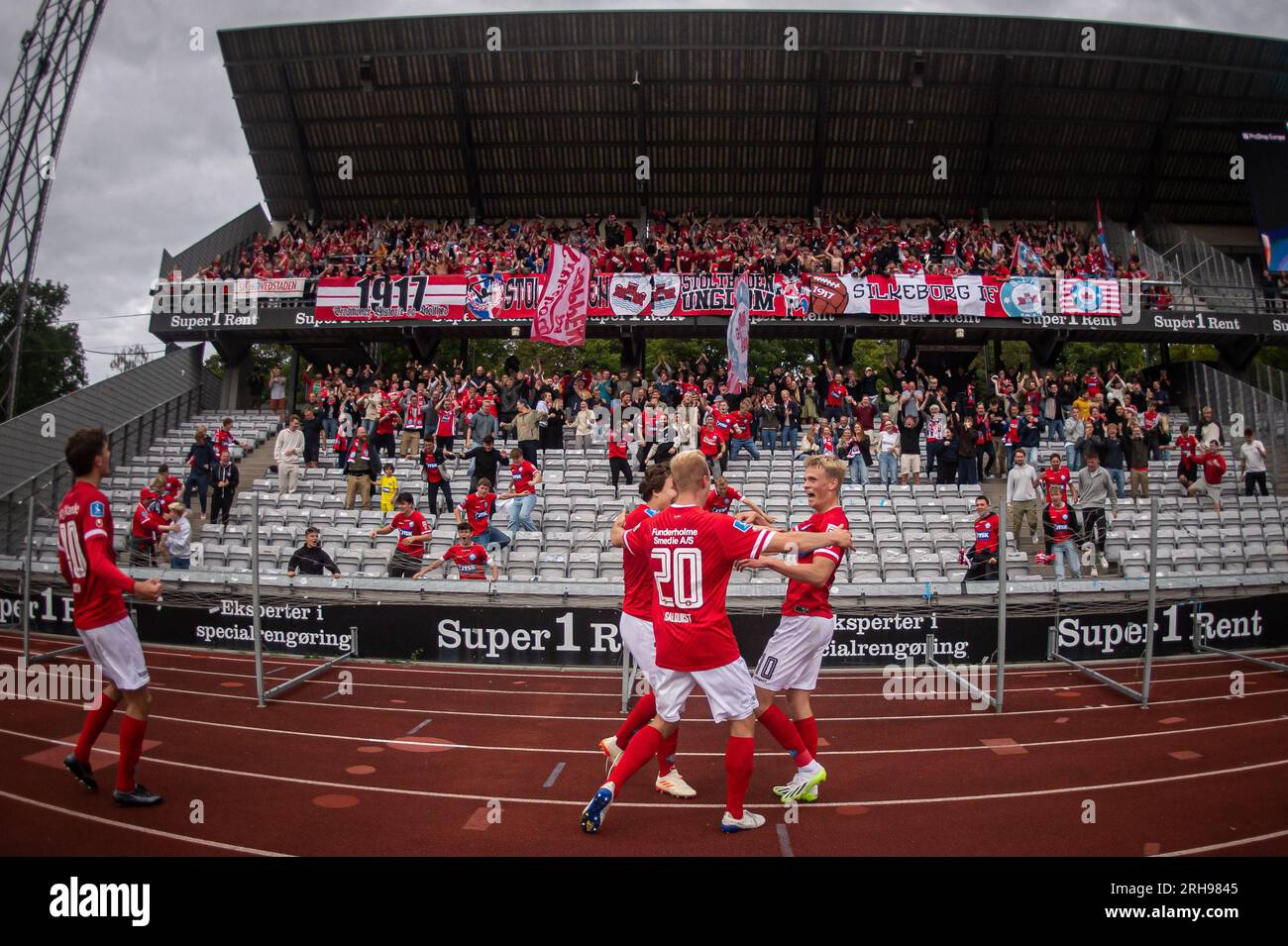 Aarhus, Dänemark. 13., 2023. August. Soren Tengstedt (10) von Silkeborg IF erzielt beim Superliga-Spiel 3F zwischen Aarhus GF und Silkeborg IF im Ceres Park in Aarhus 1-2 Punkte. (Foto: Gonzales Photo - Morten Kjaer). Stockfoto