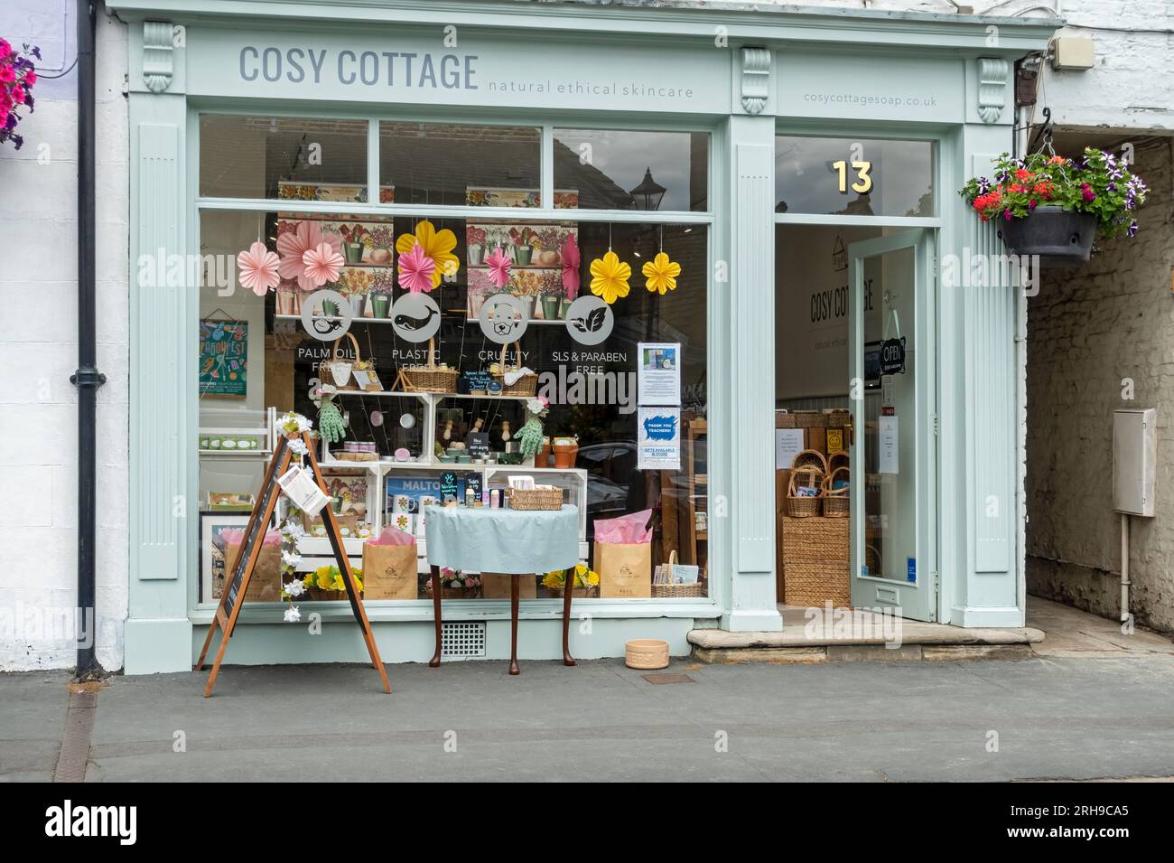 Skincare Shop örtliches unabhängiges Geschäft im Sommer Market Place Malton North Yorkshire England Vereinigtes Königreich GB Großbritannien Stockfoto