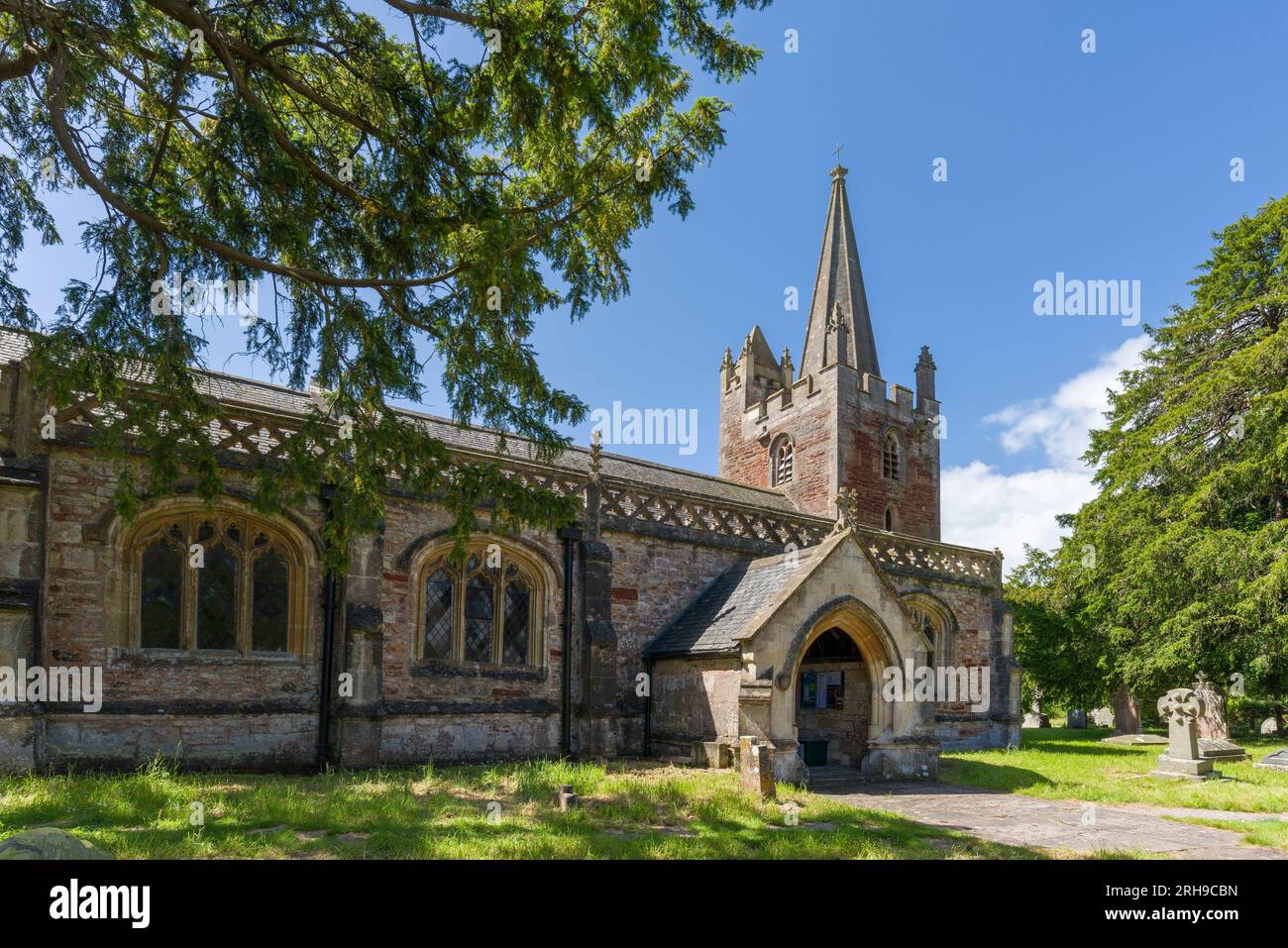 Die Kirche St. Bartholomew im Dorf Ubley im Chew Valley, Bath und Nordosten Somerset, England. Stockfoto